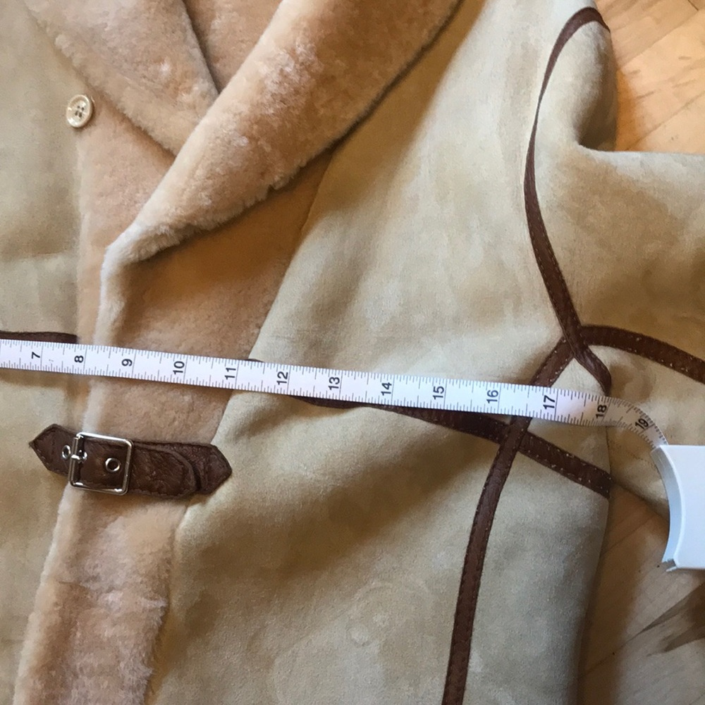 Luxurious Italian Sheepskin Fur Coat - Picture 9 of 9